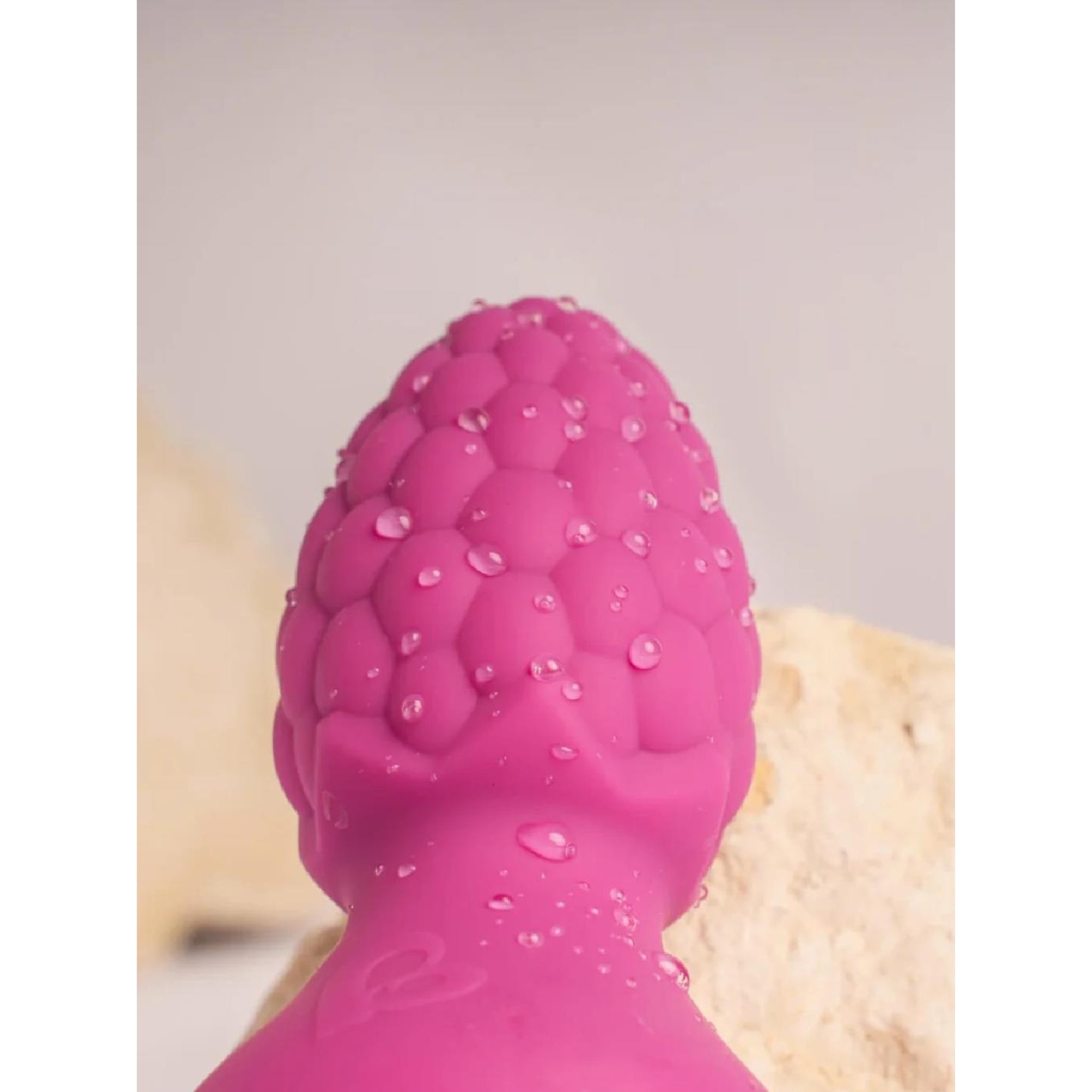 raspberry-vibrating-butt-plug