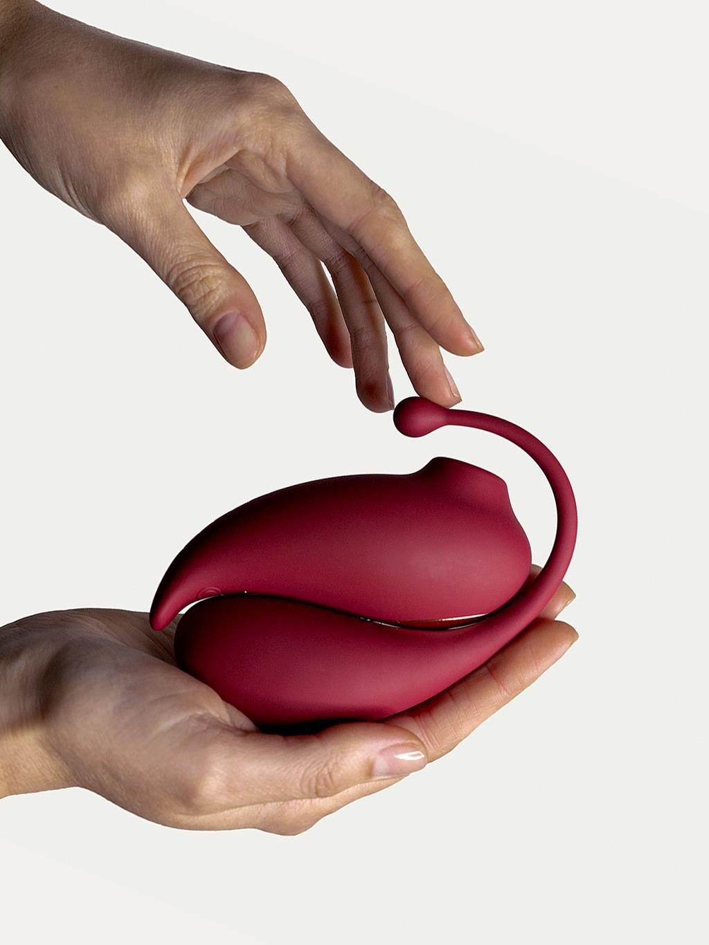 rechargeable, ergonomic device for targeted clitoral pleasure