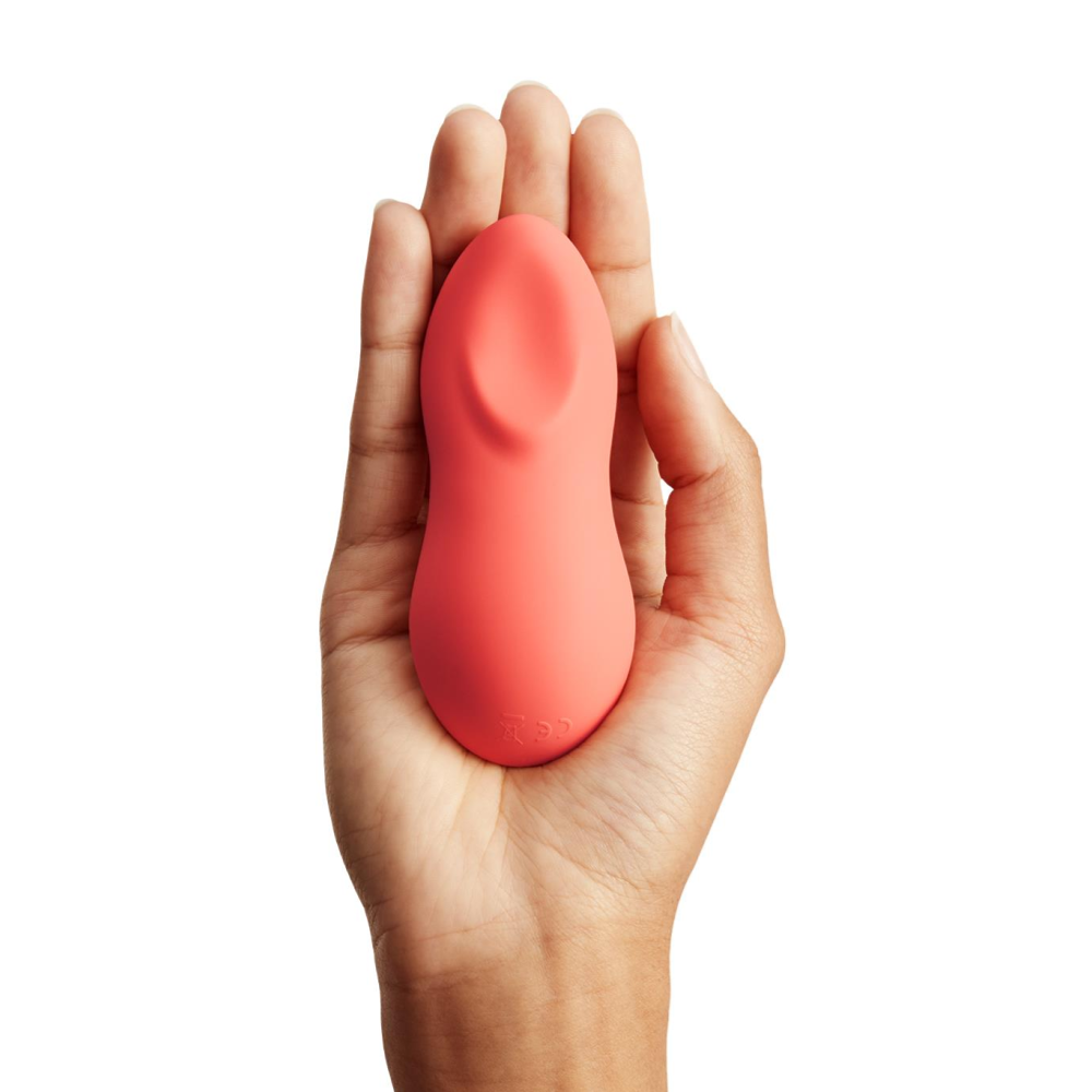 We-Vibe Touch X Crave Coral – compact clitoral vibrator with powerful vibrations and ergonomic design
